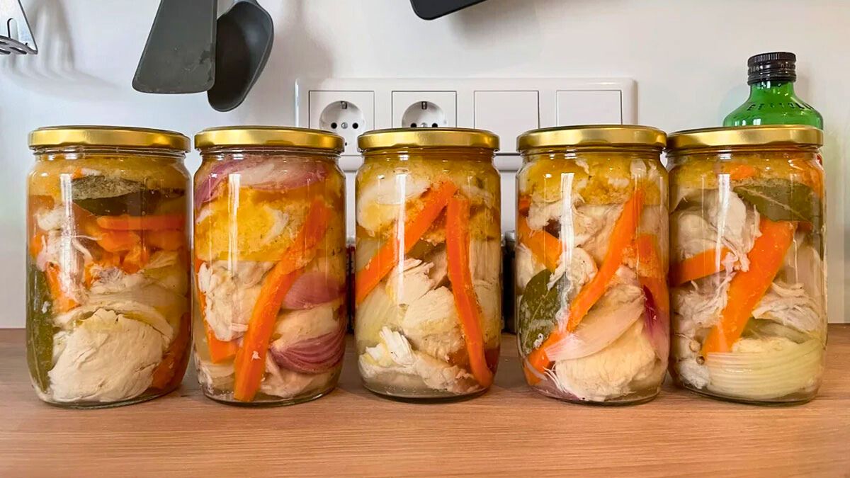 La receta de pollo al escabeche se prepara con simples ingredientes y pasos fáciles de seguir. Foto: gentileza reddit.com.