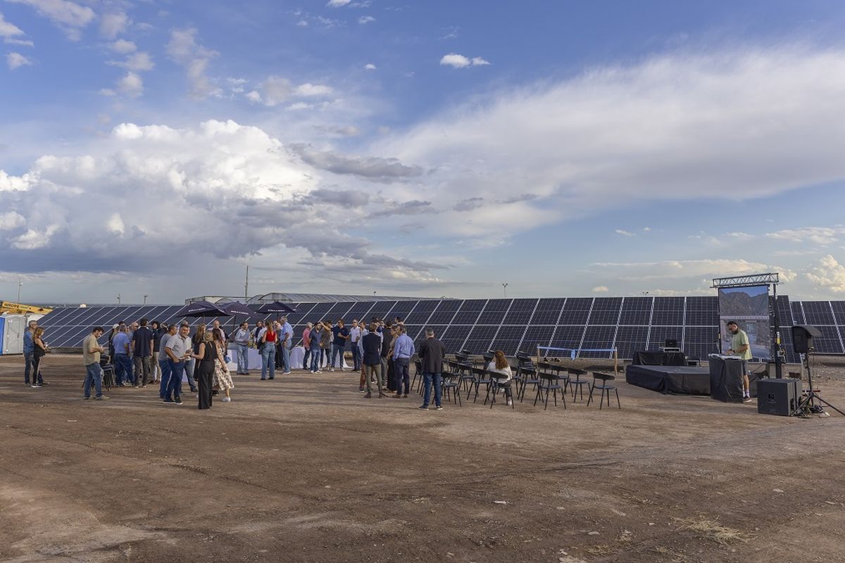 Mendoza Norte, el desarrollo reconocido por su enfoque en la sustentabilidad, ha dado un importante paso hacia la eficiencia energética. Mendoza Norte, el desarrollo reconocido por su enfoque en la sustentabilidad, ha dado un importante paso hacia la eficiencia energética.