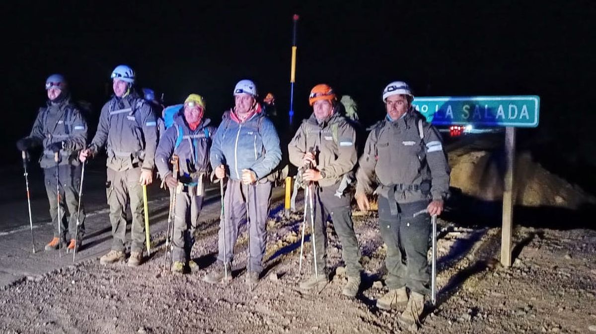 El grupo especial de alta montaña de Gendarmería Nacional auxilió a los andinistas perdidos en Pampa Las Leñas.