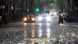 Desde las 19 comenzó una tormenta eléctrica con lluvias y viento. Afecta a la mayoría de la provincia. Desde las 19 comenzó una tormenta eléctrica con lluvias y viento. Afecta a la mayoría de la provincia.