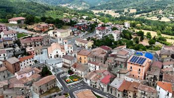 Los pueblos de Europa que te buscan: el mapa definitivo de las casas a 1 euro en Italia y sus gastos ocultos