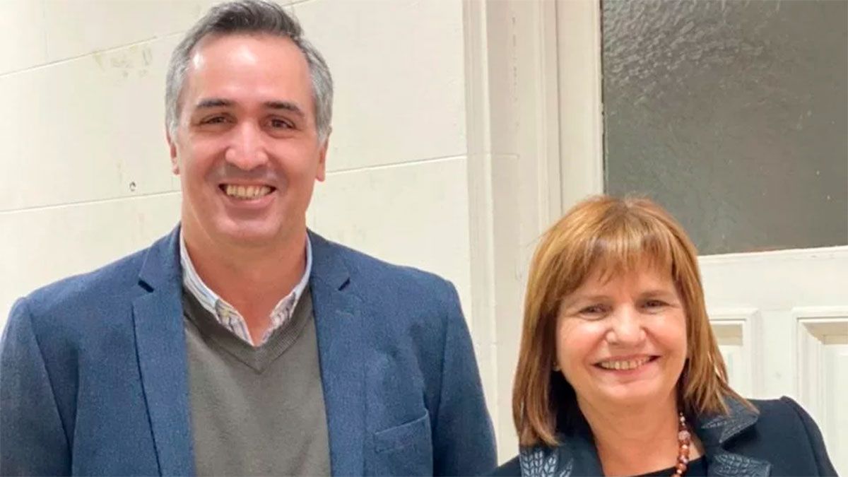 Francisco Sánchez junto a la presidenta del partido Propuesta Republicana, Patricia Bullrich.