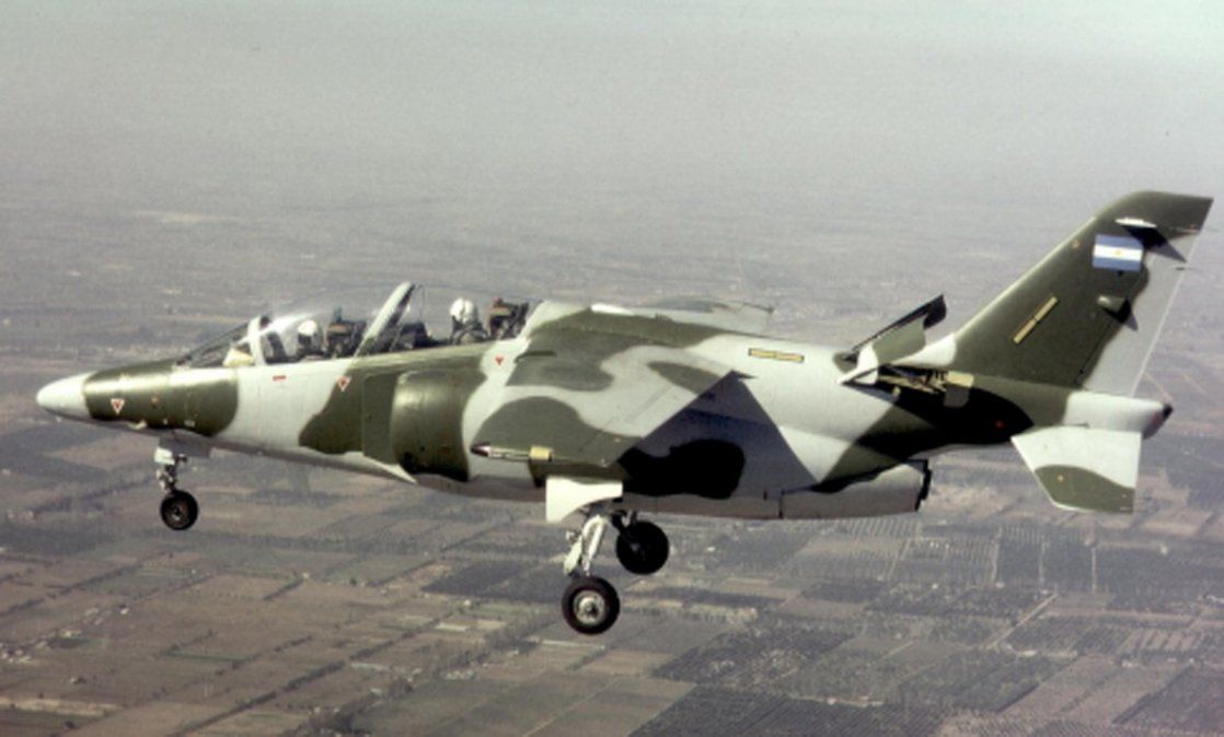 Aviones Pampa entrenaron en el cielo de San Rafael