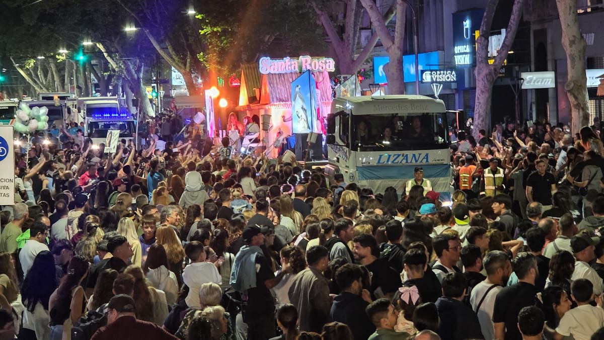 Una multitud disfrutó de la histórica Vía Blanca por los 90 años de la Vendimia