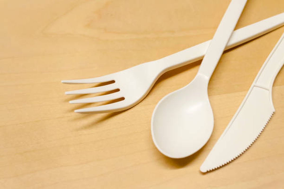 Buscá cucharitas de plástico usadas y transformalas en esta idea de reciclaje y decoración. Buscá cucharitas de plástico usadas y transformalas en esta idea de reciclaje y decoración.