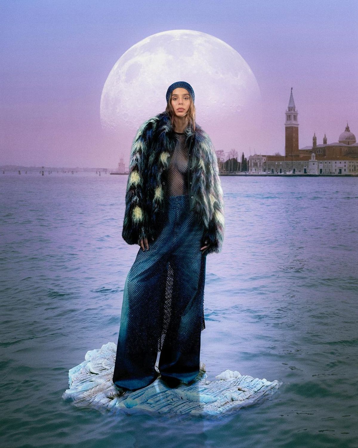 Explosión en las redes sociales por la última foto de Juanita Tinelli sin ropa interior al rojo vivo.