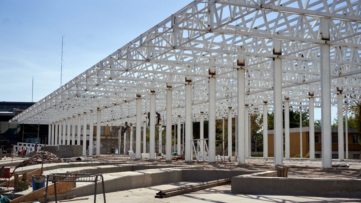 El hotel de la terminal de ómnibus tendrá 2 pisos y 70 habitaciones