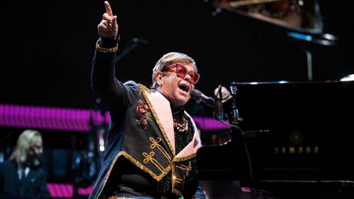 Se despide un grande. Elton John dará un último concierto y podrá verse en vivo.