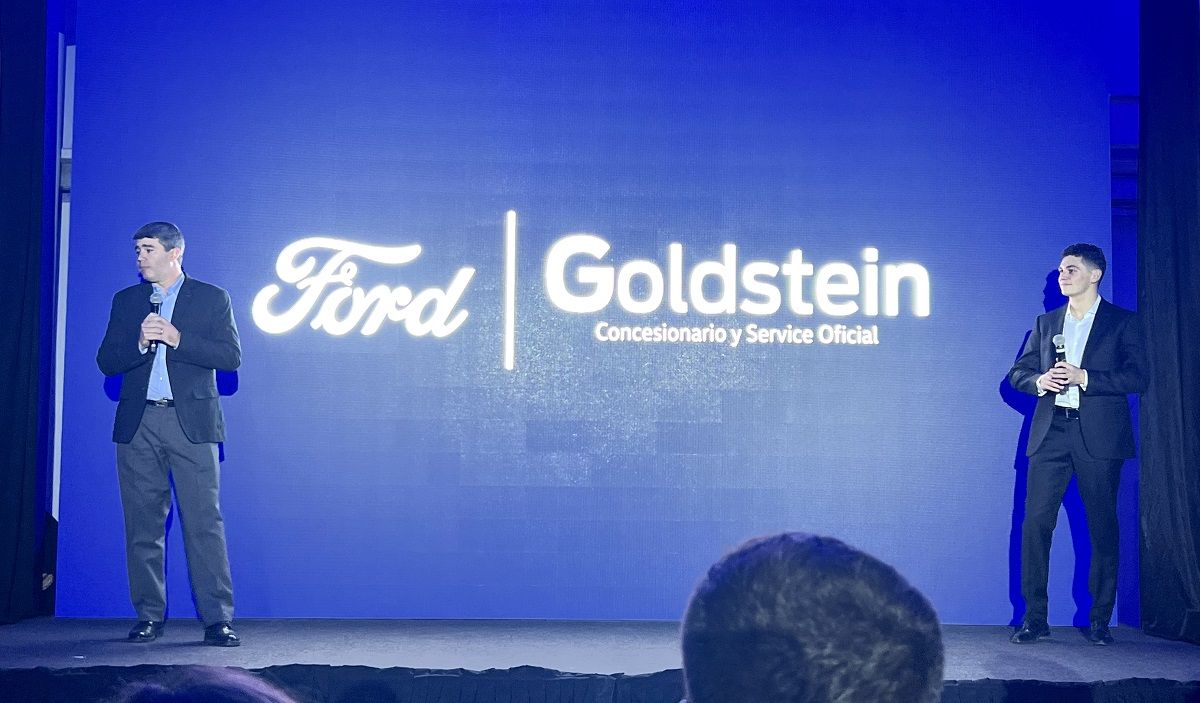 Pablo López, gerente general de Ford Argentina e Ignacio Goldstein presentando la nueva Ford Ranger.