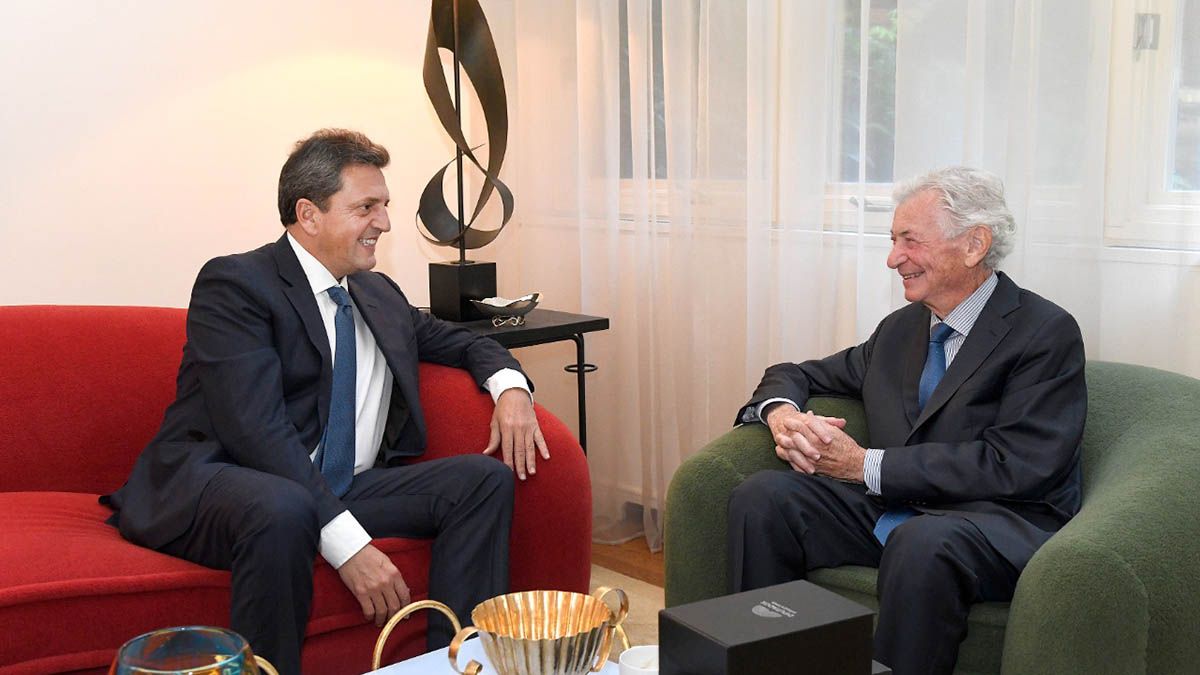 Vacunas: Massa busca destrabar las negociaciones con Pfizer