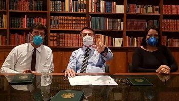 Coronavirus: Bolsonaro espera resultados de un análisis para saber si se contagió