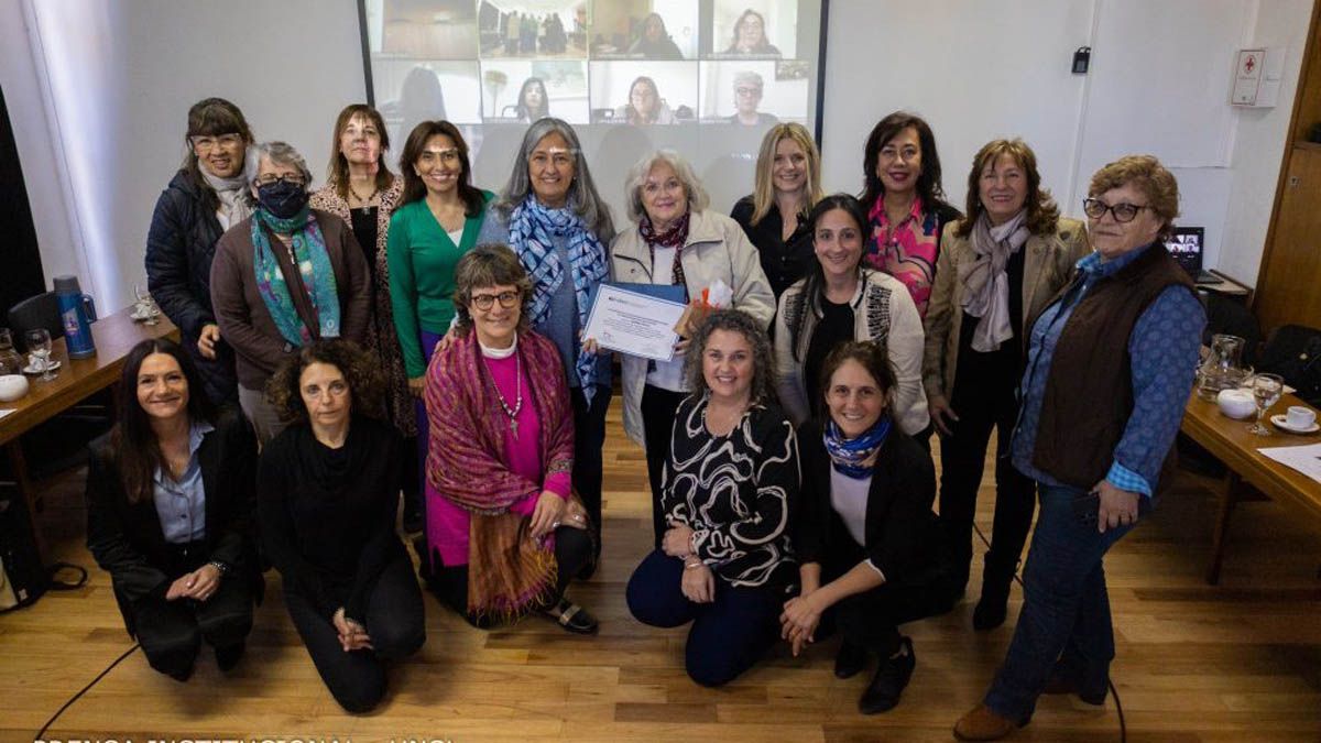 Las rectoras de las univerisdades nacionales. En la fila de arriba, la segunda de derecha a izquierda es Esther Sánchez, de la UNCuyo.