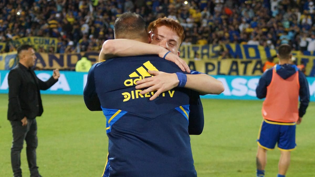Almirón celebró con el Colo Barco la victoria por penales en Mendoza (UNO/Nicolás Ríos) Almirón celebró con el Colo Barco la victoria por penales en Mendoza (UNO/Nicolás Ríos)