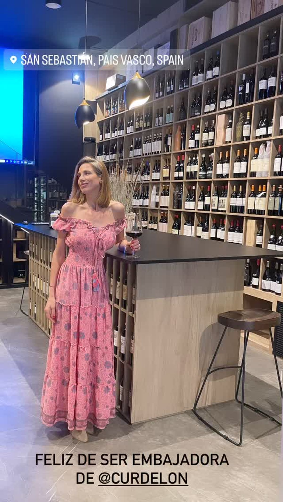 Desde Europa, Alina Moine enamor&oacute; con su vestidito veraniego m&aacute;s explosivo.