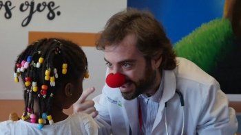 Murió el Capitán Optimista, el médico que recetaba sonrisas