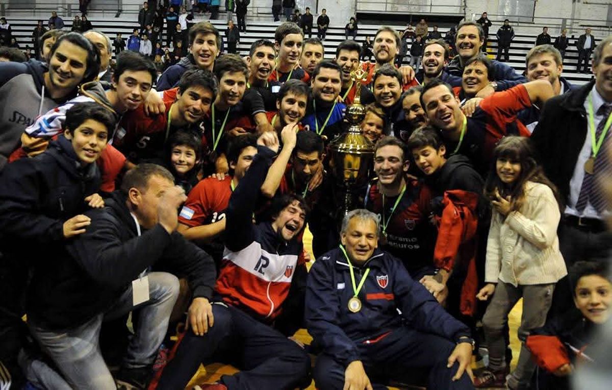 Andes Talleres ganó la División de Honor 2015 con gol de Federico Pérez. Andes Talleres ganó la División de Honor 2015 con gol de Federico Pérez.
