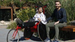 Eduardo y Jesús recibieron la ayuda de mucha gente en la Maratón de Mendoza