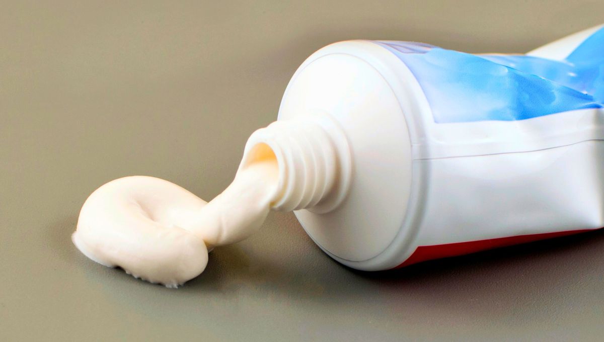 Un truco con vinagre y pasta dental muy sencillo