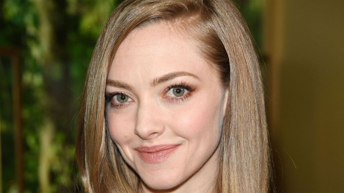 La actriz Amanda Seyfried interpreta a Sophie Hall en la película Cartas a Julieta, de Netflix.