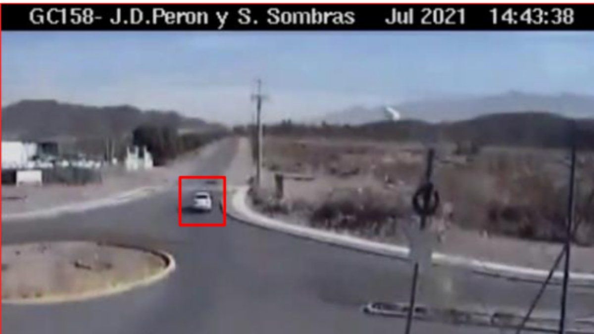 Minutos después del crimen en el Bombal, el auto fue captado en el oeste de Godoy Cruz.