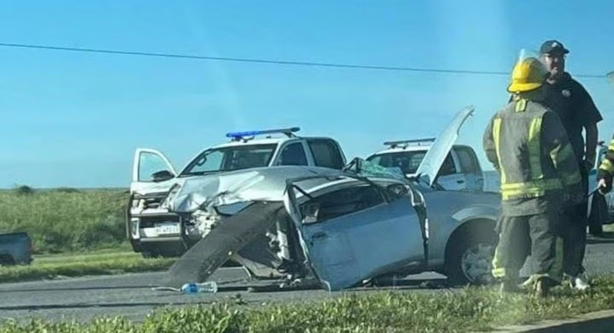Partido en dos. Así quedó el Ford Ka en el que viajaban el niño de 2 años y su madre. Partido en dos. Así quedó el Ford Ka en el que viajaban el niño de 2 años y su madre. 