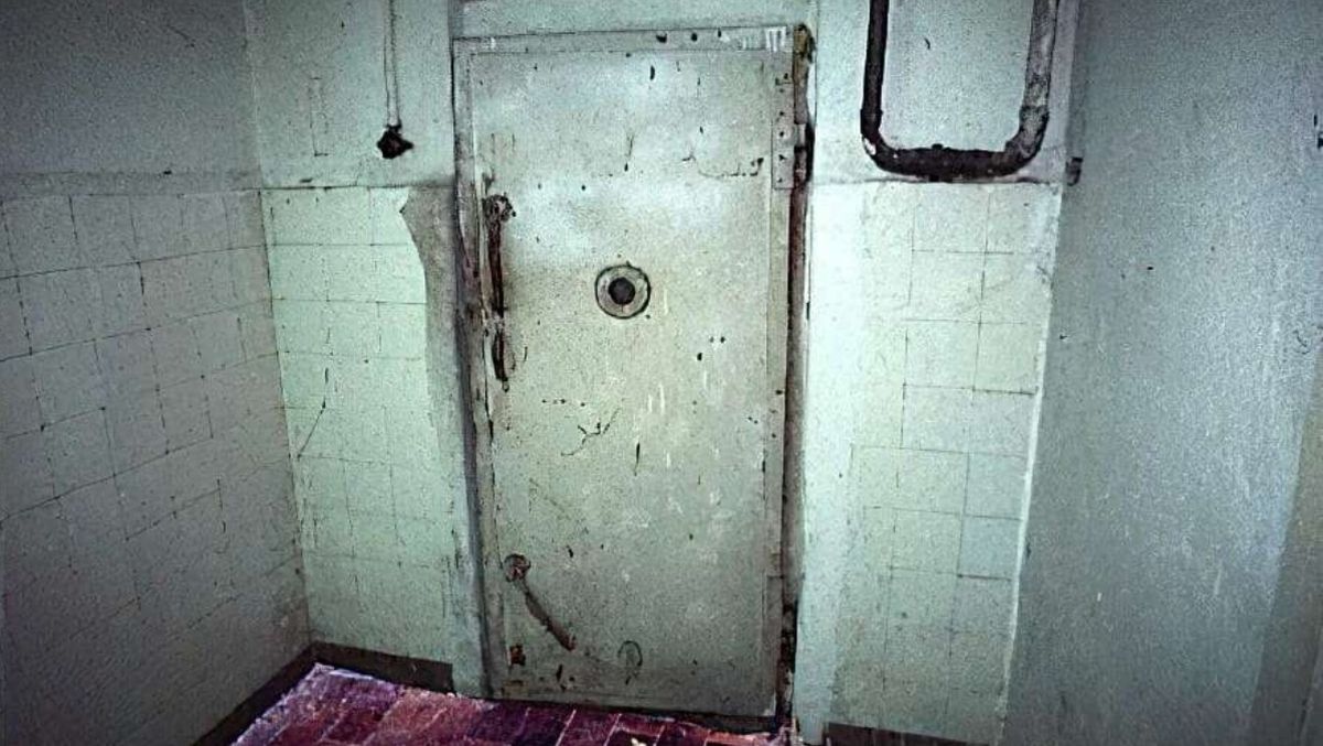 La entrada a la cámara de gas de Mauthausen, donde fueron asesinados miles de seres humanos. Foto: Alan Jacobs/remember.org La entrada a la cámara de gas de Mauthausen, donde fueron asesinados miles de seres humanos. Foto: Alan Jacobs/remember.org