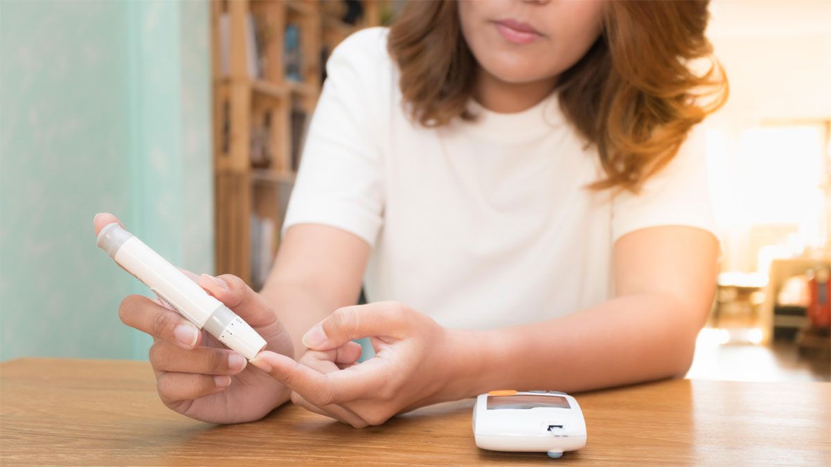 Ante una alta o suba de los niveles de azúcar en sangre, es recomendable acudir al médico.