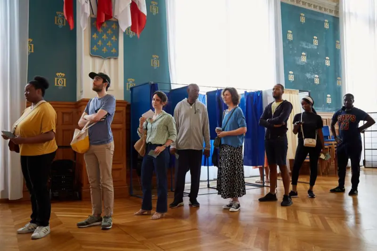 La izquierda sorprende en Francia y se impone sobre Marine Le Pen y Emanuel Macron