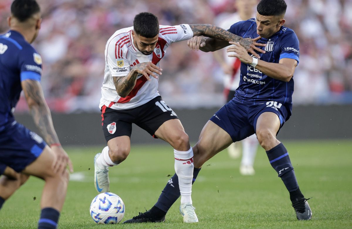 River Plate recibe por la fecha 16ª de la Liga Profesional a Talleres de Córdoba en el estadio Más Monumental. Federico Girotti abrio la cuenta para la visita