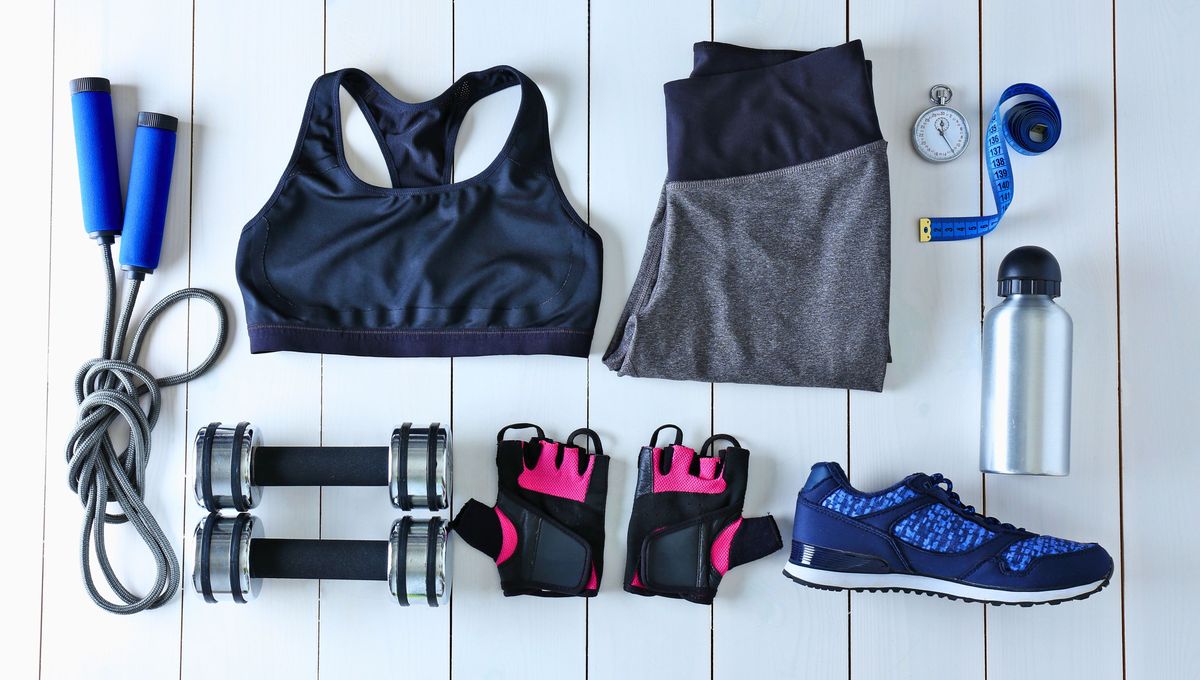 La ropa deportiva suele ser de telas delicadas y finas, por eso hay que cuidarla mucho. La ropa deportiva suele ser de telas delicadas y finas, por eso hay que cuidarla mucho.