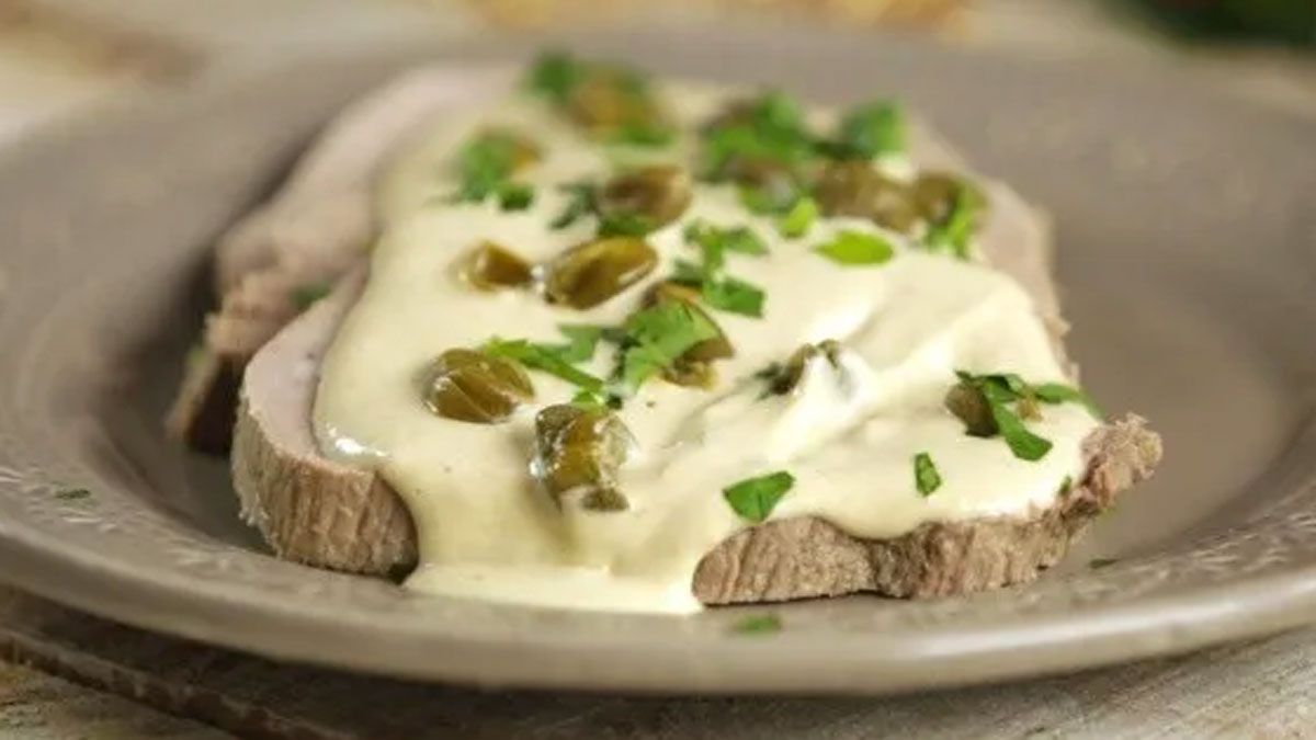 El yogur griego reemplaza la grasa de la crema de leche y la mayonesa por proteínas de alta calidad, el atún suma omega-3 y el peceto aporta hierro. El yogur griego reemplaza la grasa de la crema de leche y la mayonesa por proteínas de alta calidad, el atún suma omega-3 y el peceto aporta hierro.