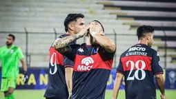 El festejo de Ignacio Russo. El hijo del desaparecido Miguel Ángel abrió el marcador para Tigre en su estreno en la Copa Sudamericana 2026 en Lima.