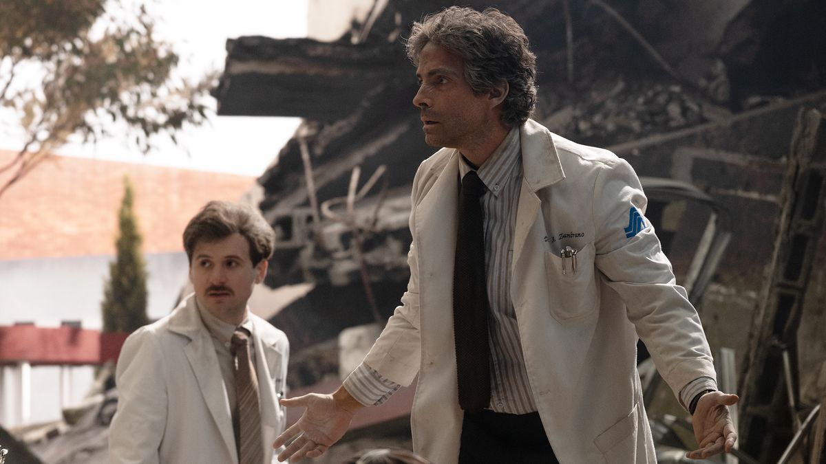 Osvaldo Benavides protagoniza la serie. Imagen: Prime Video.