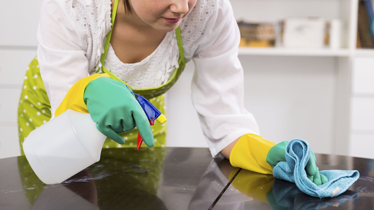 EMPLEADAS DOMÉSTICAS: quiénes cobran casi $400.000 con el aumento de junio 2024