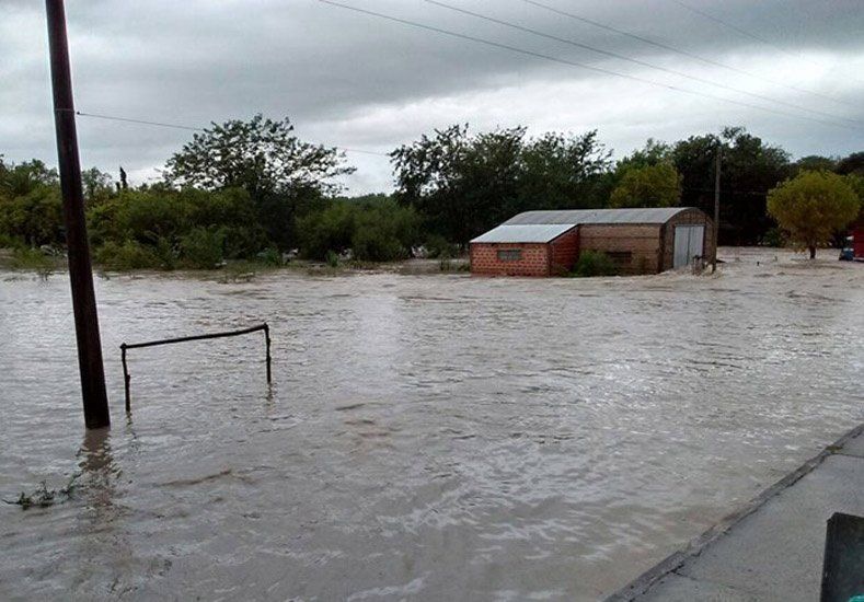 En Guaymallén, también, quedaron varias viviendas bajo el agua. En Guaymallén, también, quedaron varias viviendas bajo el agua.