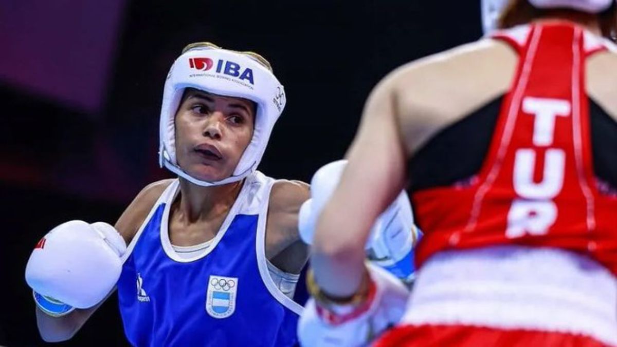 Este viernes se esfumó la última esperanza del boxeo amateur argentina, con la eliminación de Florencia López a manos de la canadiense Mckenzie Wrigth. Este viernes se esfumó la última esperanza del boxeo amateur argentina, con la eliminación de Florencia López a manos de la canadiense Mckenzie Wrigth.