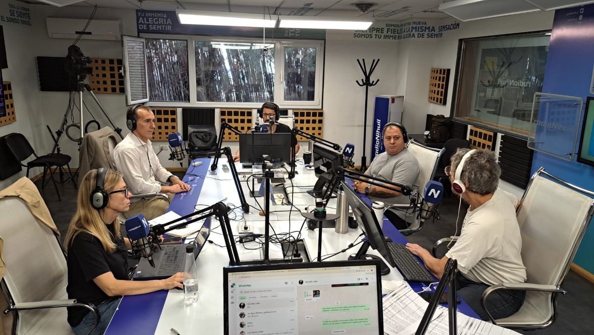 El periodista Hugo Alconada Mon en radio Nihuil. Habló del escándalo de José Luis Espert y de espías rusos en Argentina. El periodista Hugo Alconada Mon en radio Nihuil. Habló del escándalo de José Luis Espert y de espías rusos en Argentina. 