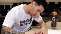 Messi hizo una donación millonaria para reconstruir un polideportivo