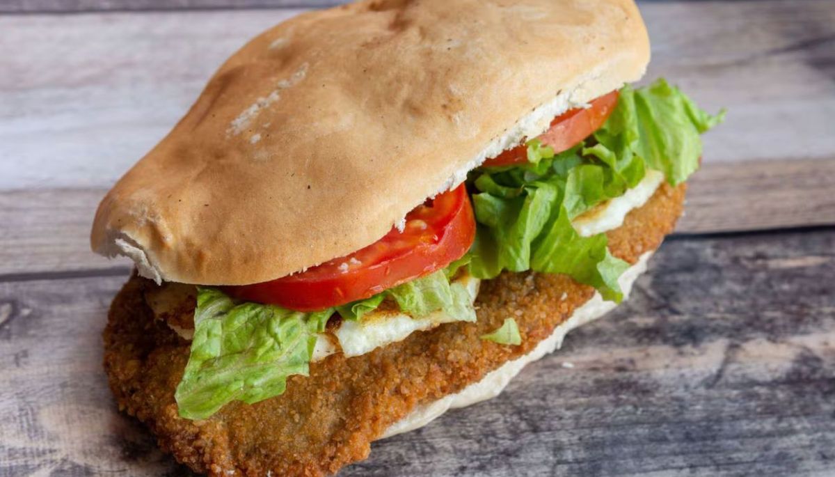Un sandwich de milanesa es ideal para ir a hacer un picnic. Un sandwich de milanesa es ideal para ir a hacer un picnic.