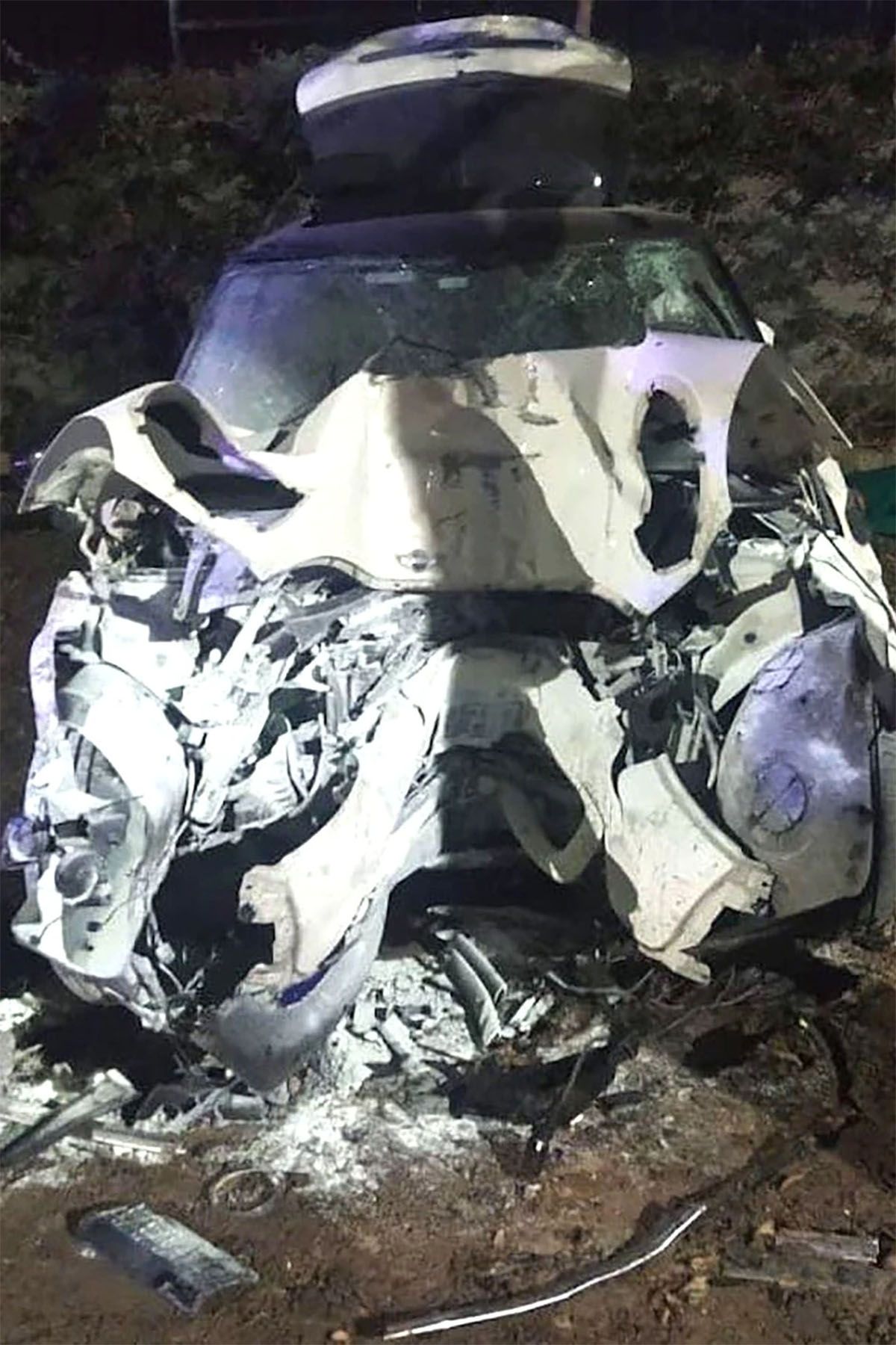 Accidente fatal en San Pedro: cuatro de los cinco ocupantes del veh&iacute;culo debieron ser sacados con una gr&uacute;a. El quinto sali&oacute; despedido y est&aacute; grav&iacute;simo