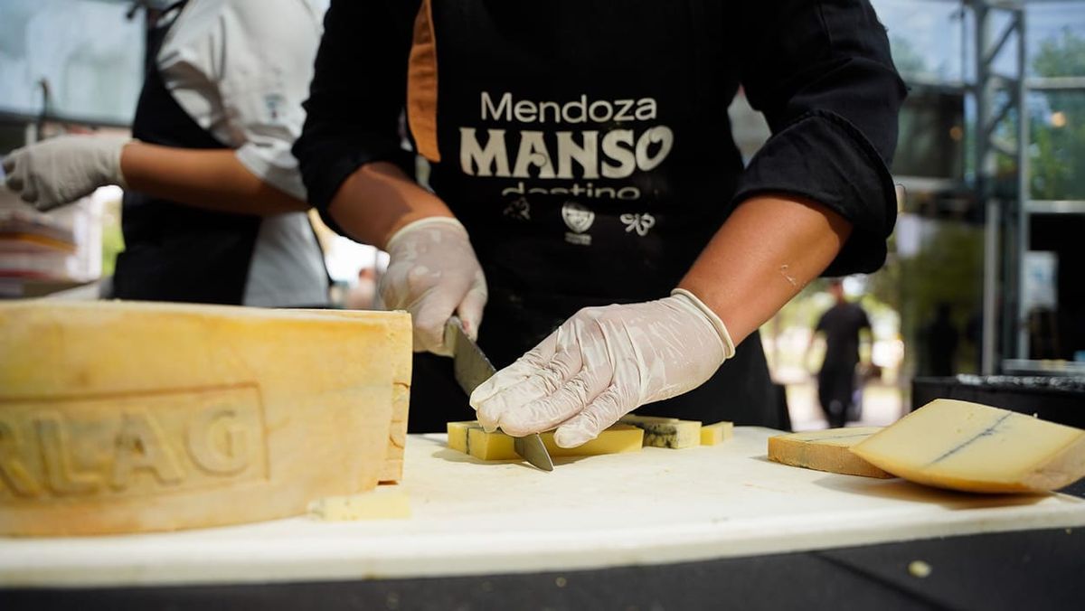 La cocinera Gabriela Hisa aseguró que el presidente es muy sencillo y que no tiene ningún tipo de preferencia ni nada especial. La cocinera Gabriela Hisa aseguró que el presidente es muy sencillo y que no tiene ningún tipo de preferencia ni nada especial.