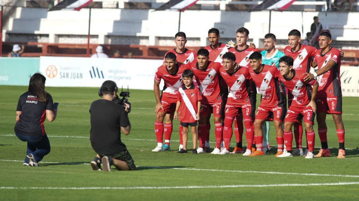 Deportivo Maipú visitará a Ferro.