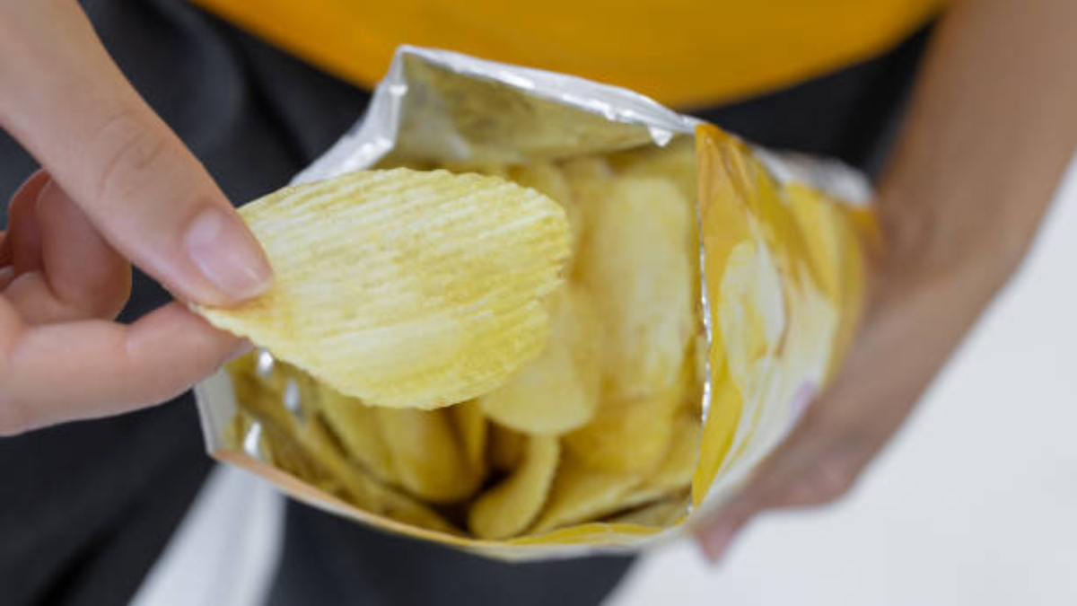 Ten cuidado al momento de consumir estas papas fritas.