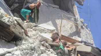 La foto del drama de tres hermanitas en Siria que dio vuelta al mundo