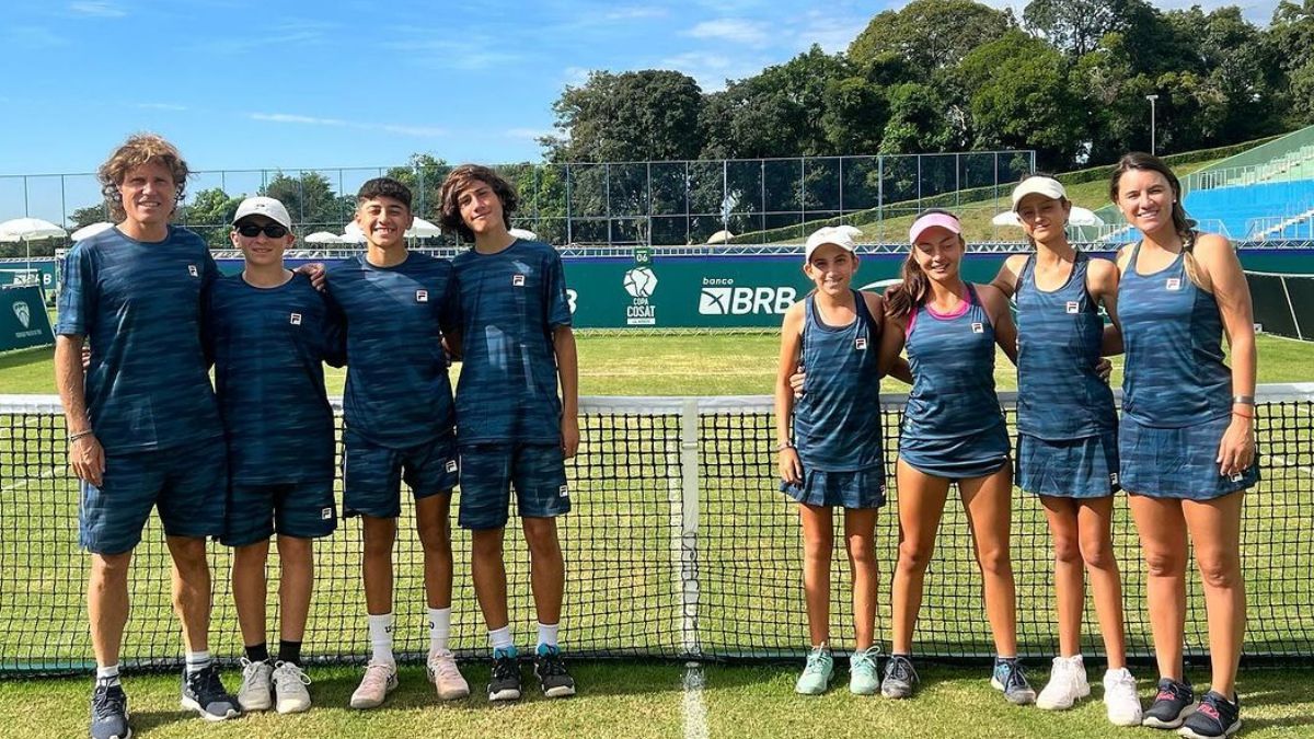 Los seis representantes argentinos que jugaron la Copa COSAT sub 14 en San Pablo.&nbsp;