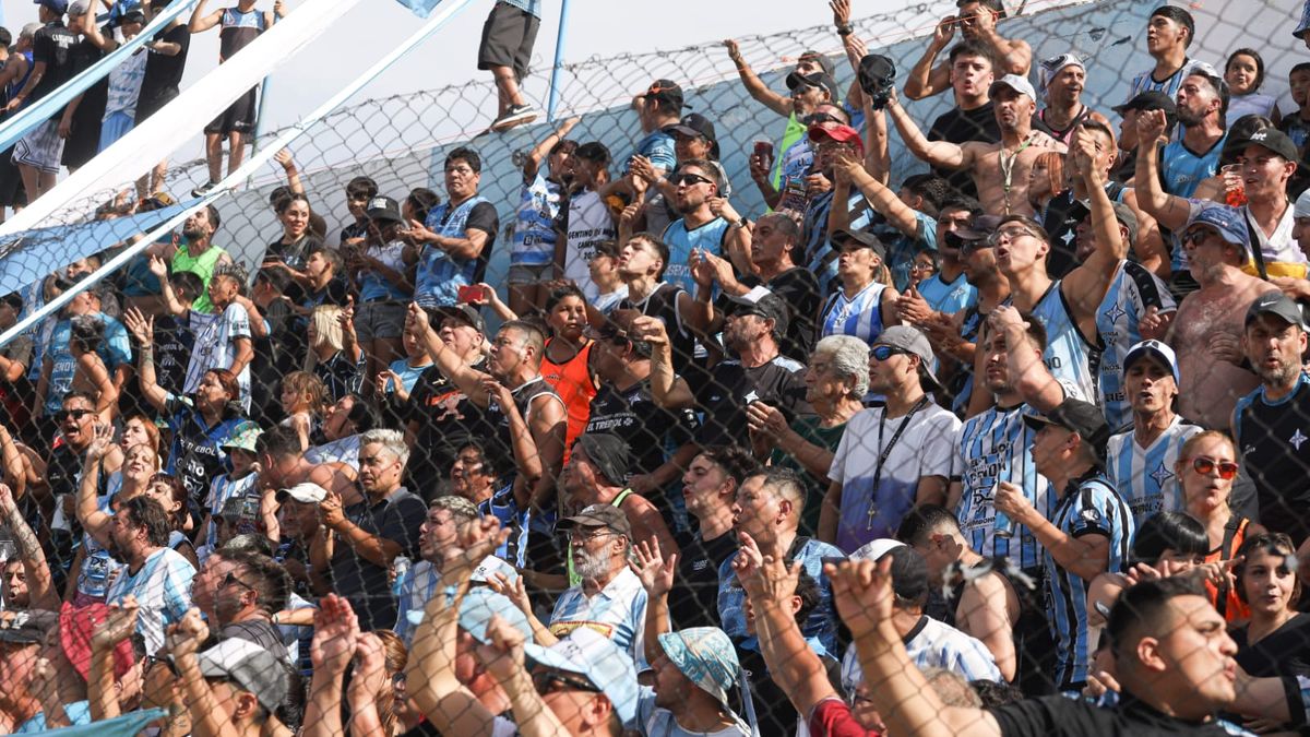 La fiesta del Atlético Argentino en San José: el Boli alzó otra copa en su casa en el cierre del 2025