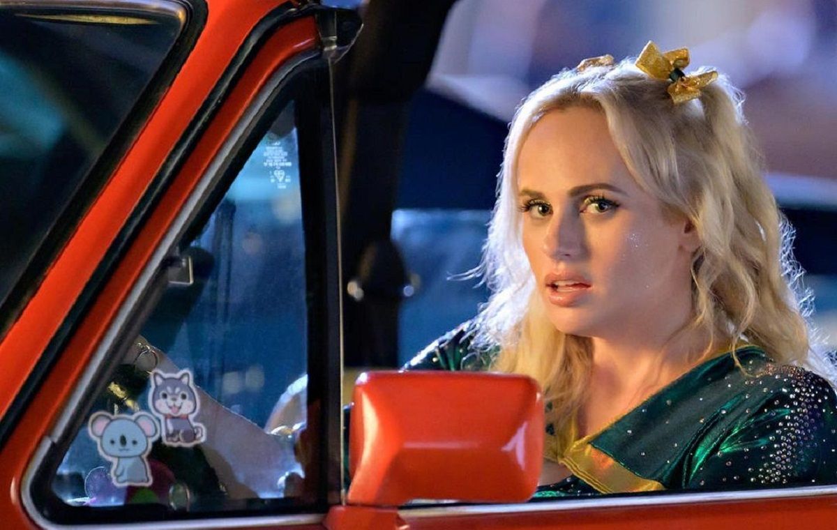 Rebel Wilson interpreta a Stephanie Conway en la comedia El año de mi graduación