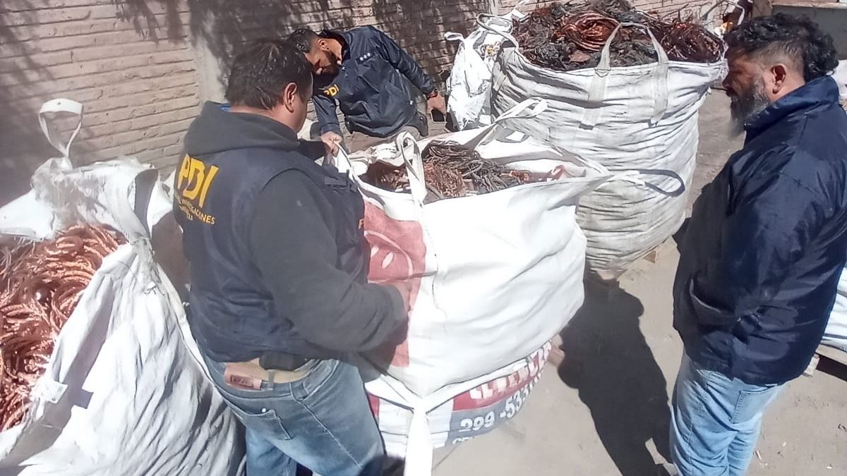 La Policía lucha contra la mafia del cobre y secuestró en lo que va del año 15 mil kilos de cobre en toda la provincia.
