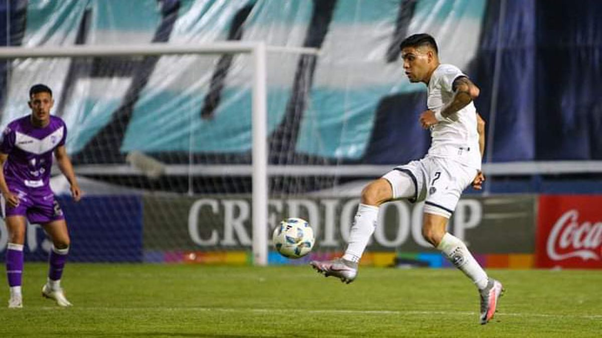 El ex Villa Mitre no ve la hora de salir a jugar ante Almirante Brown. El ex Villa Mitre no ve la hora de salir a jugar ante Almirante Brown.