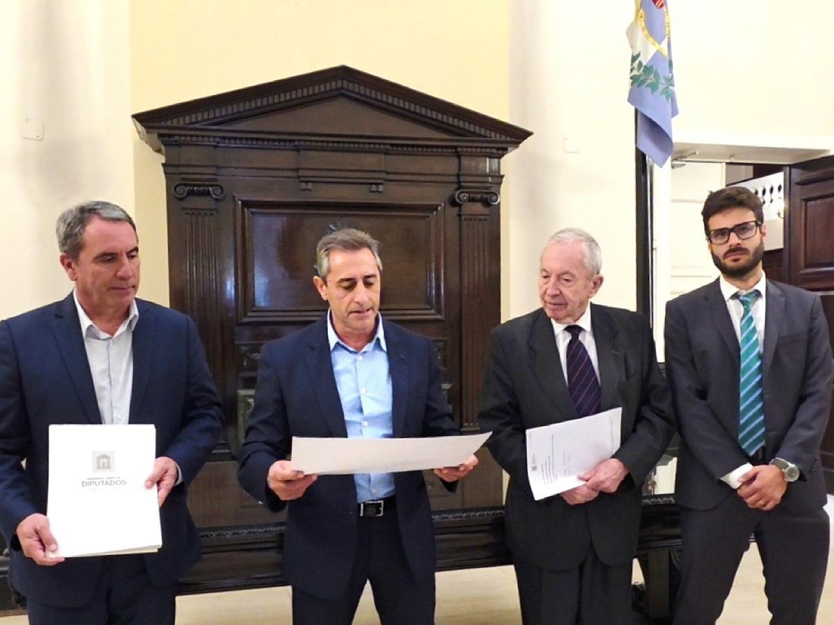 Matices del Vino fue declarado de interés legislativo por la Cámara de Diputados de Mendoza en su 15ª temporada, destacando su aporte a la cultura del vino.